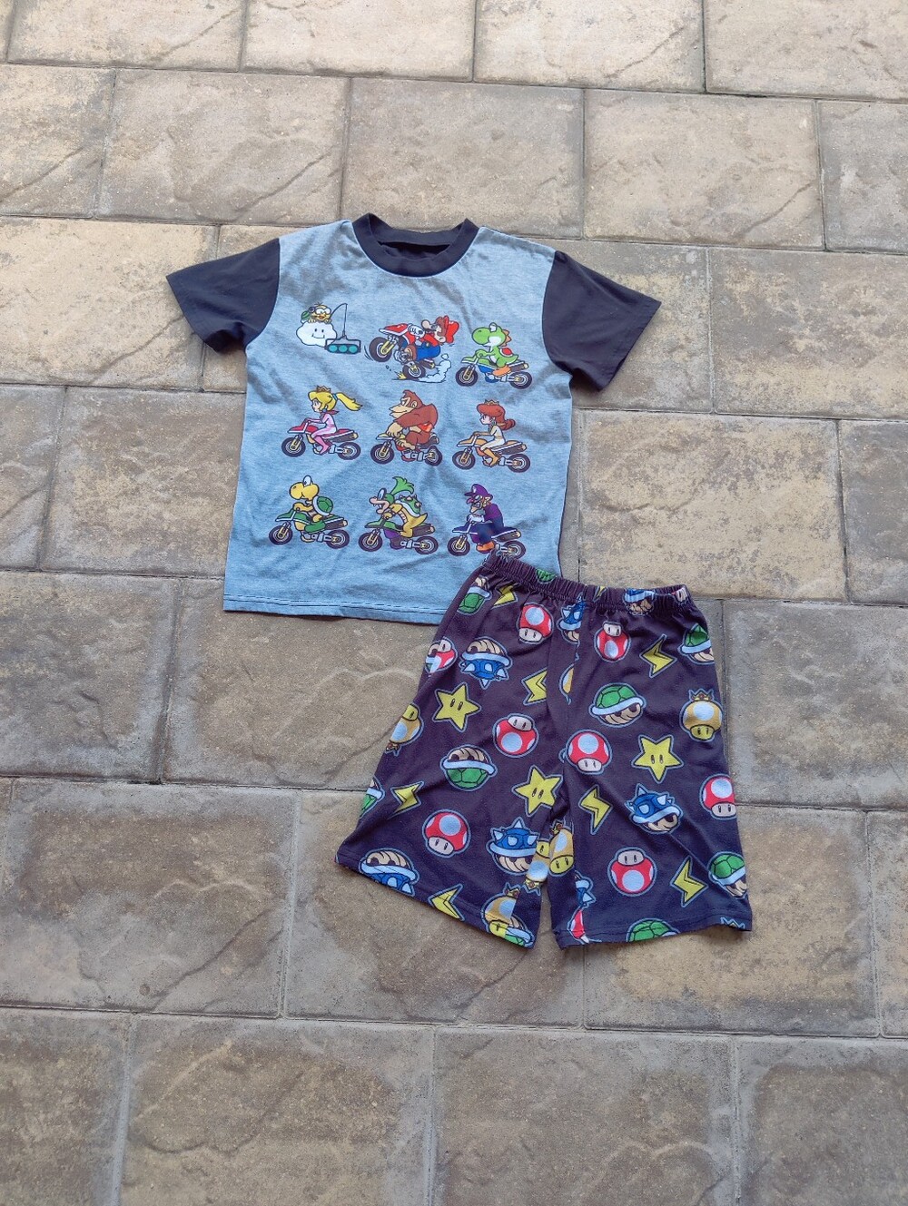 Super Mario Boys Mario Kart Pajamas Size 8/10 Set Short Sleeve & Shorts